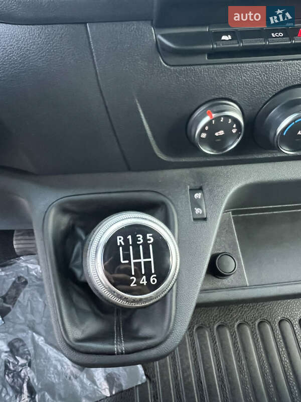 Вантажний фургон Renault Master 2021 в Луцьку