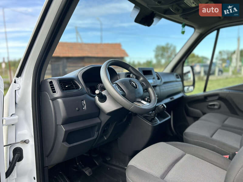 Грузовой фургон Renault Master 2023 в Стрые