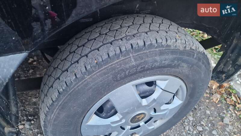 Вантажний фургон Renault Master 2015 в Рівному