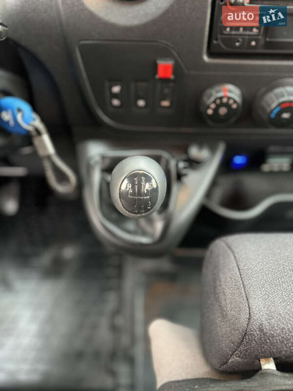 Микроавтобус Renault Master 2015 в Киеве