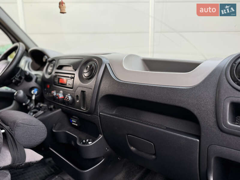 Микроавтобус Renault Master 2015 в Киеве