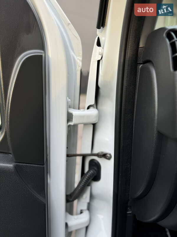 Микроавтобус Renault Master 2015 в Киеве