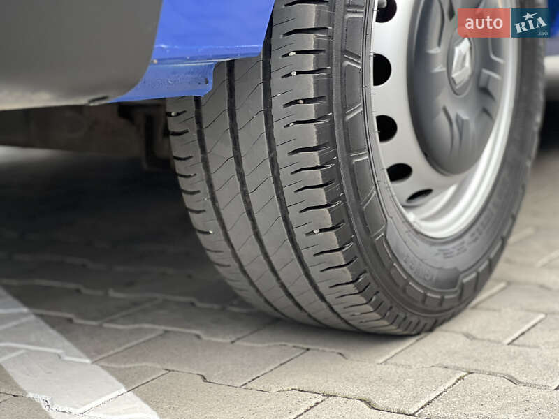 Вантажний фургон Renault Master 2020 в Дубні