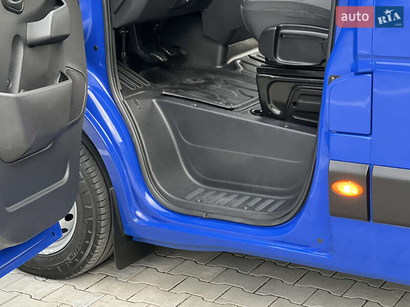 Вантажний фургон Renault Master 2020 в Дубні