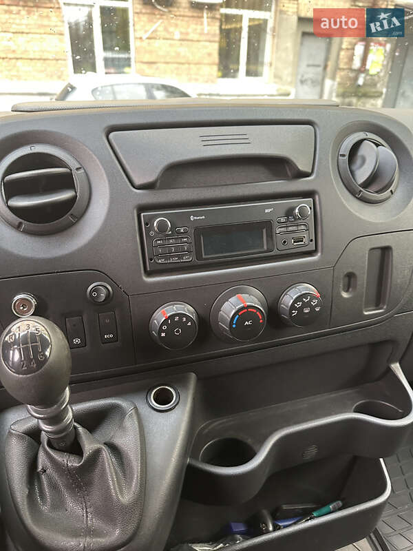 Грузовой фургон Renault Master 2015 в Киеве