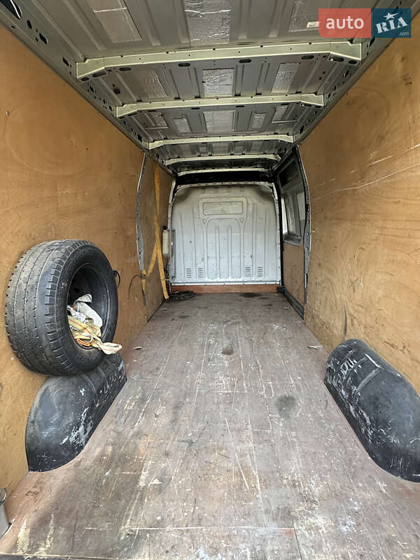 Грузовой фургон Renault Master 2015 в Киеве