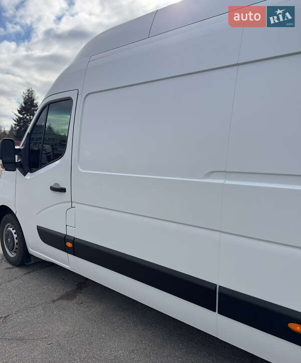 Вантажний фургон Renault Master 2017 в Кропивницькому