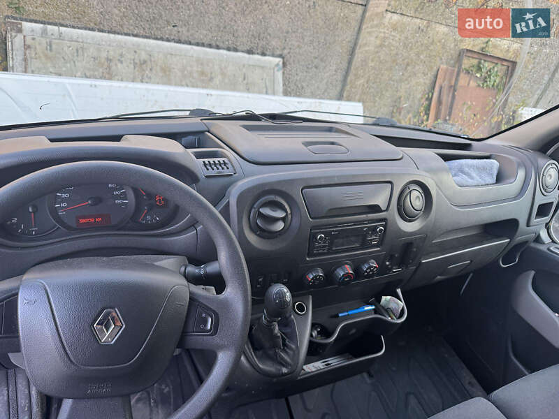 Грузовой фургон Renault Master 2018 в Дрогобыче