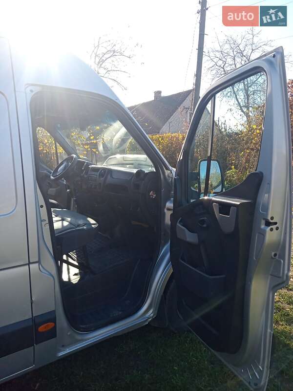 Вантажний фургон Renault Master 2014 в Володимирі