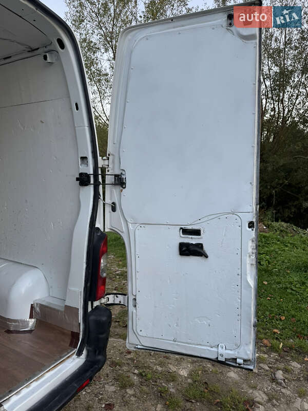 Грузовой фургон Renault Master 2007 в Бориславе