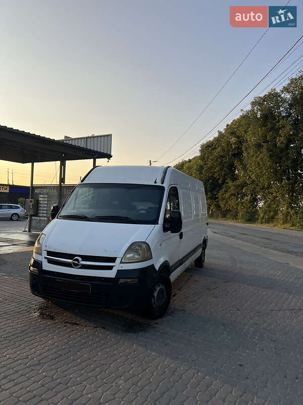 Грузовой фургон Renault Master 2005 в Львове