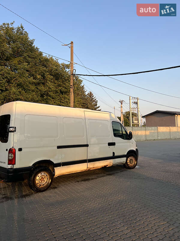 Грузовой фургон Renault Master 2005 в Львове