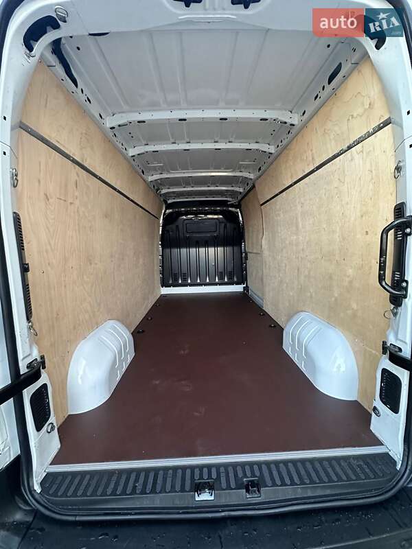 Грузовой фургон Renault Master 2022 в Киеве