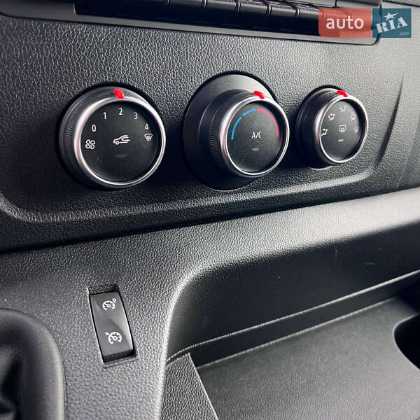 Вантажний фургон Renault Master 2020 в Києві