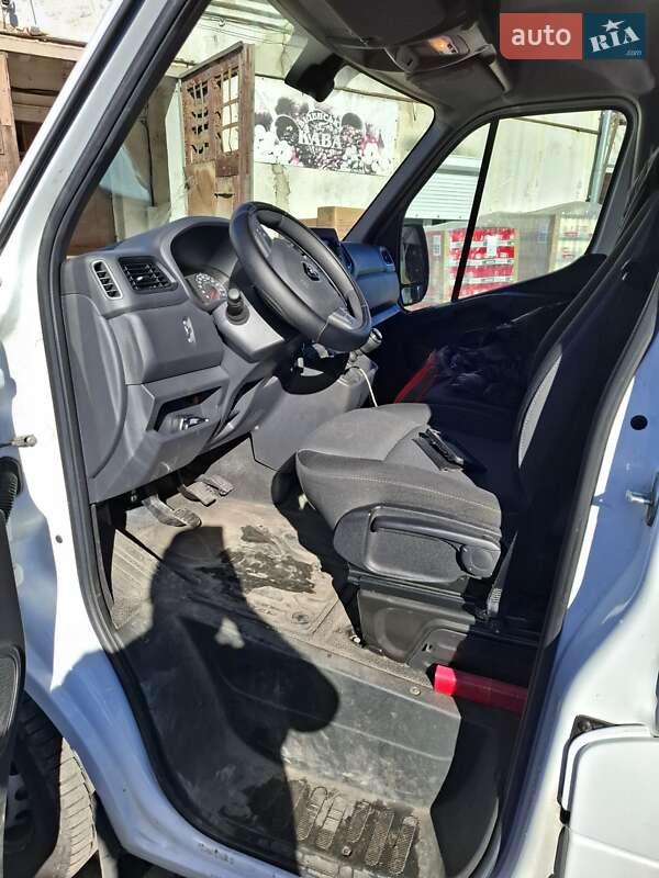 Вантажний фургон Renault Master 2022 в Івано-Франківську