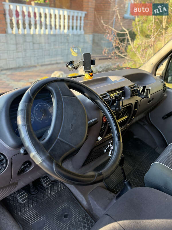 Вантажний фургон Renault Master 1999 в Любомлі