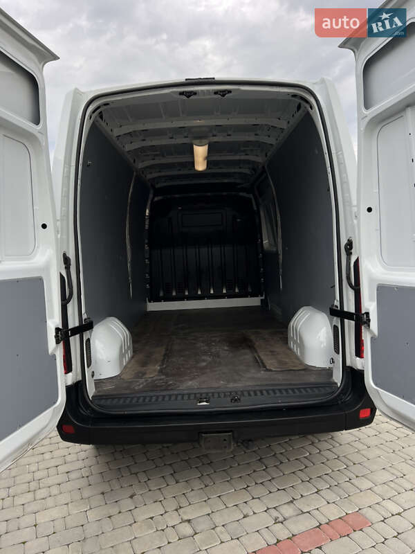 Грузовой фургон Renault Master 2017 в Луцке