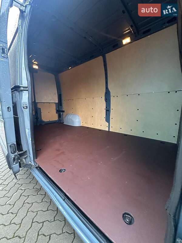 Грузовой фургон Renault Master 2022 в Киеве