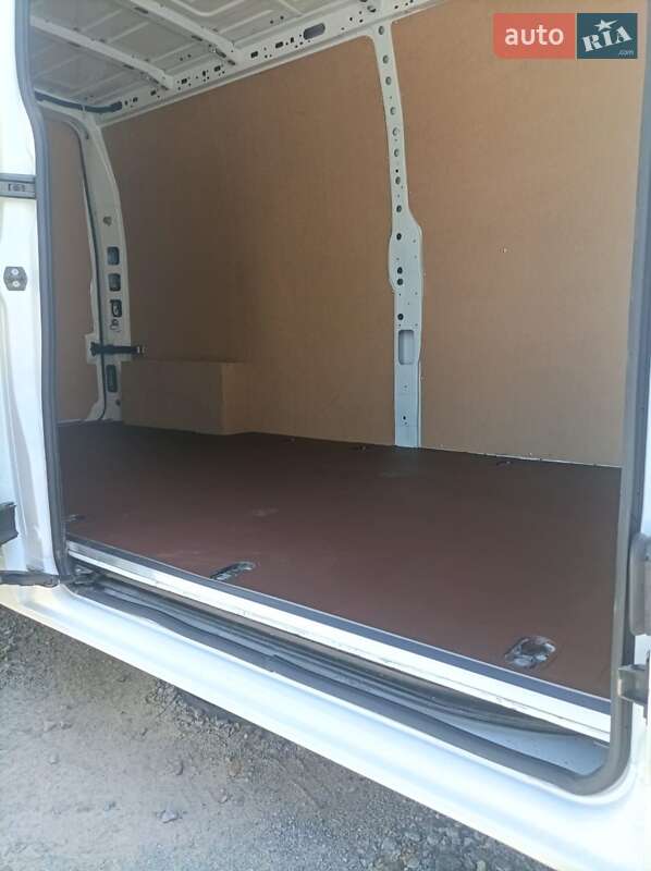 Грузовой фургон Renault Master 2022 в Дубно