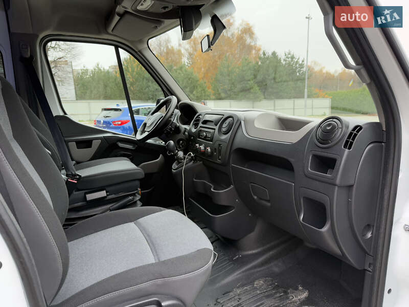 Мінівен Renault Master 2015 в Луцьку