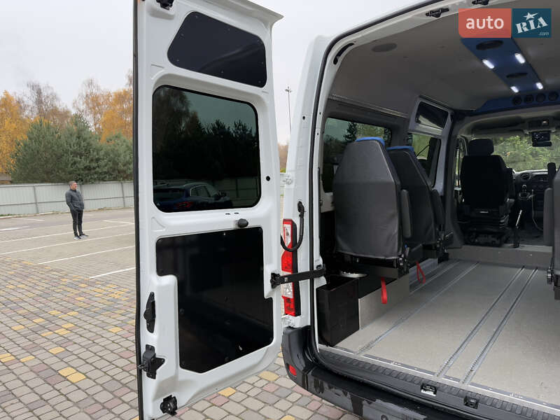 Мінівен Renault Master 2015 в Луцьку