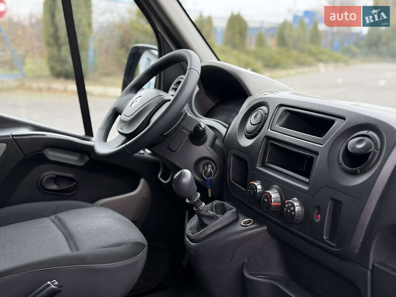 Грузовой фургон Renault Master 2017 в Новомосковске