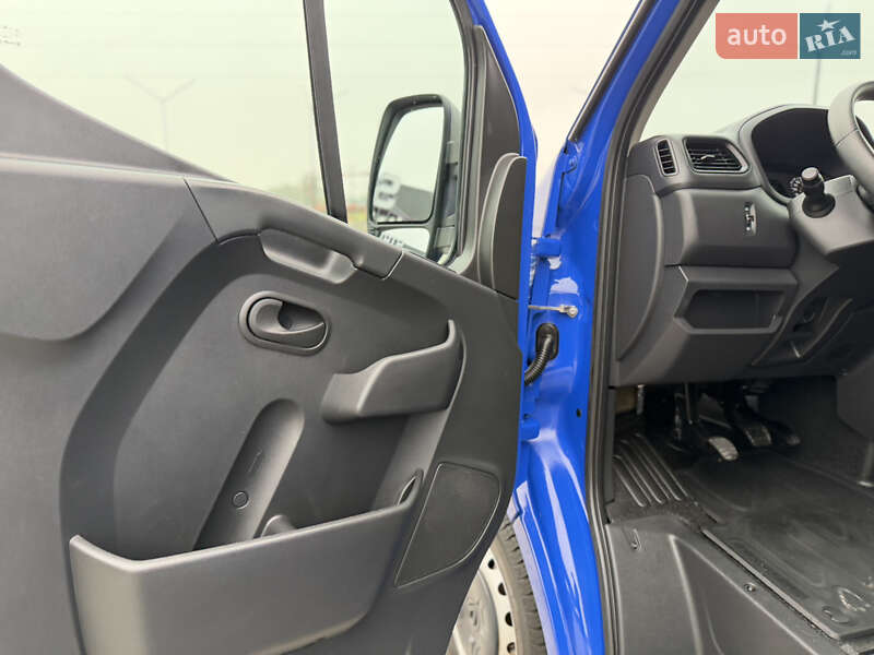 Грузовой фургон Renault Master 2022 в Дубно