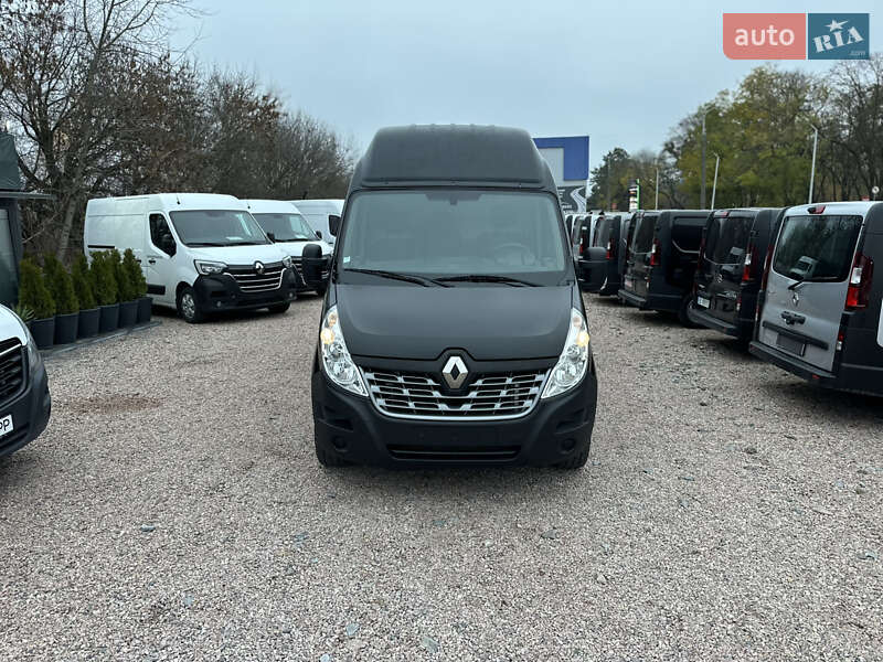 Вантажний фургон Renault Master 2018 в Рівному