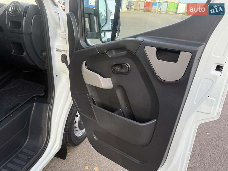 Тентованый Renault Master 2018 в Киеве фото 6 Тентованый Renault Master 2018 в Киеве