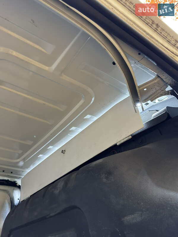 Грузовой фургон Renault Master 2015 в Киеве