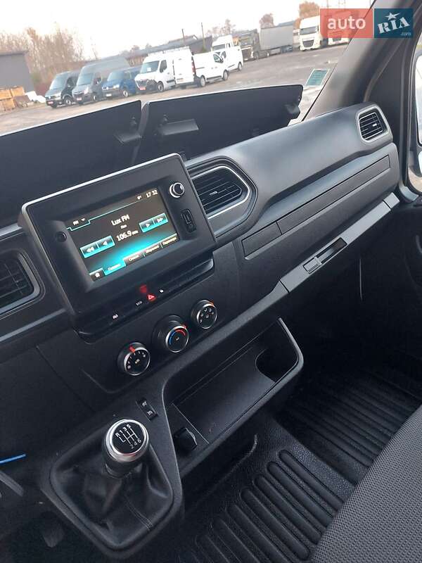 Грузовой фургон Renault Master 2021 в Млинове