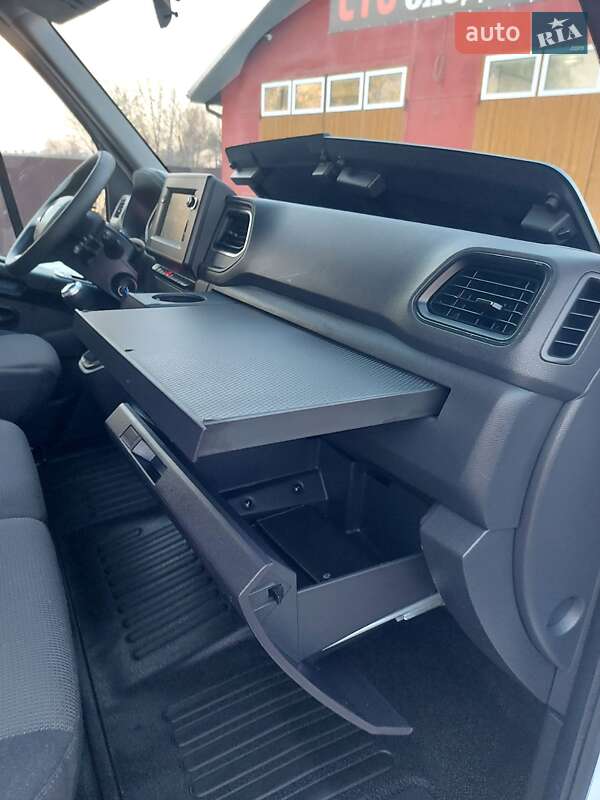 Грузовой фургон Renault Master 2021 в Млинове