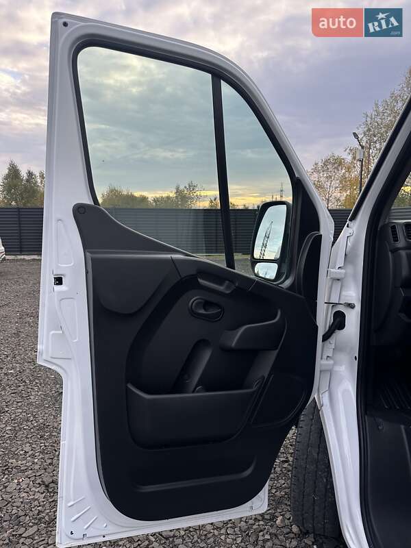 Вантажний фургон Renault Master 2022 в Ковелі