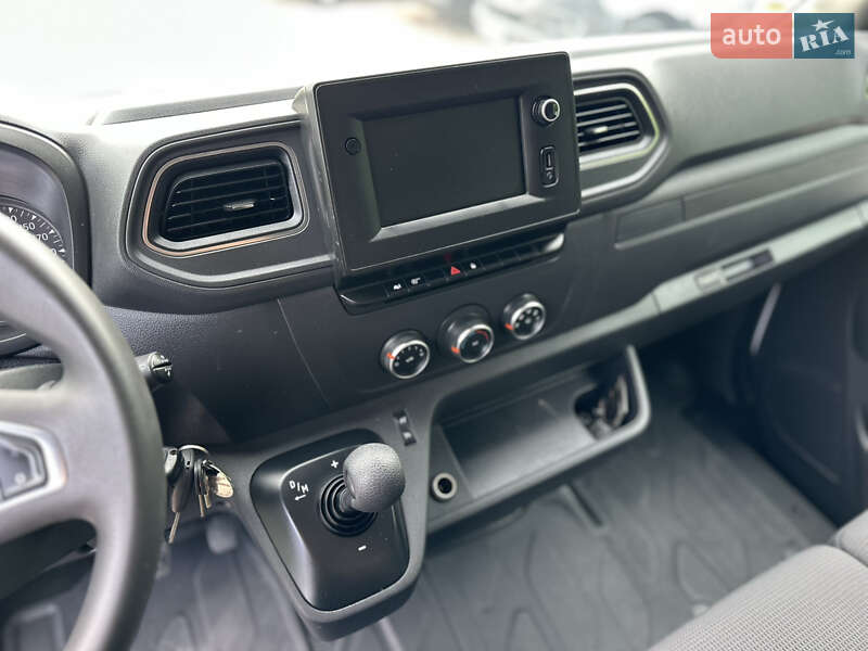 Вантажний фургон Renault Master 2021 в Рівному
