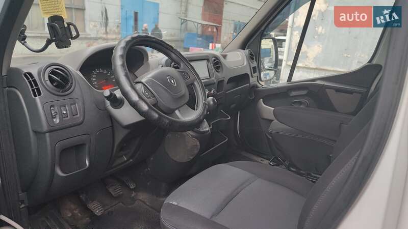 Вантажопасажирський фургон Renault Master 2012 в Дніпрі