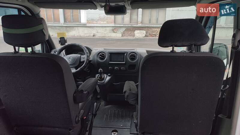 Вантажопасажирський фургон Renault Master 2012 в Дніпрі