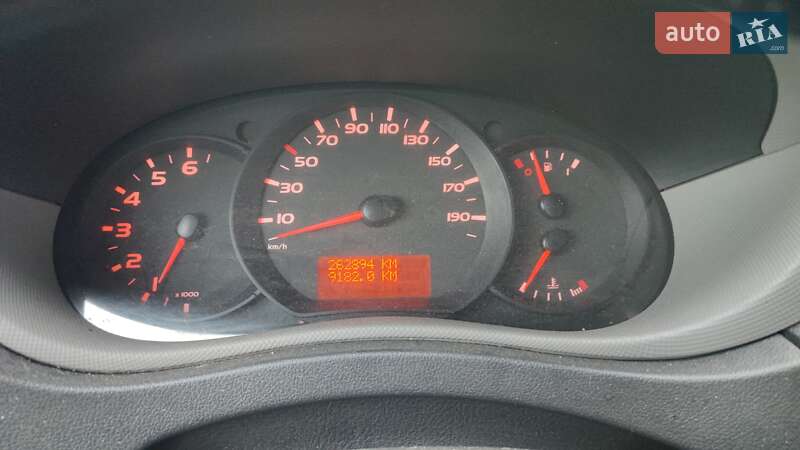 Вантажопасажирський фургон Renault Master 2012 в Дніпрі