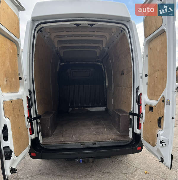 Вантажний фургон Renault Master 2017 в Кропивницькому