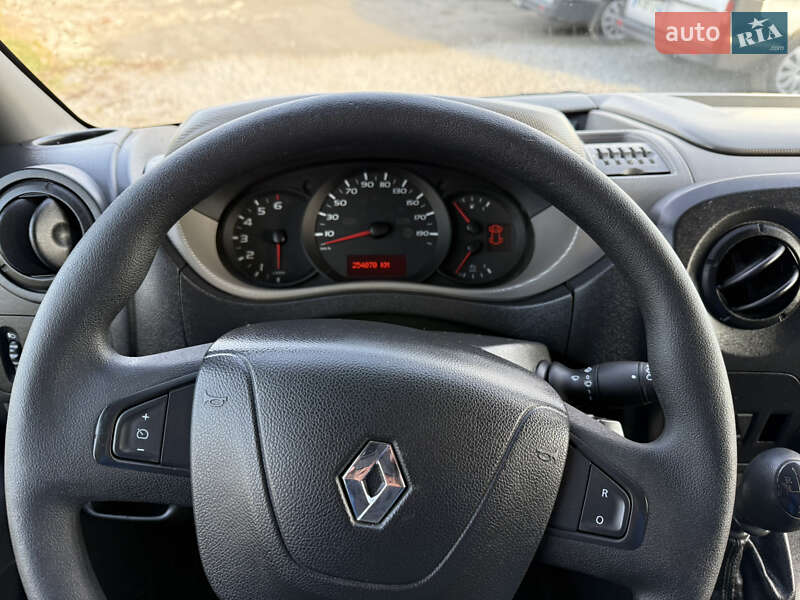 Грузовой фургон Renault Master 2017 в Дубно