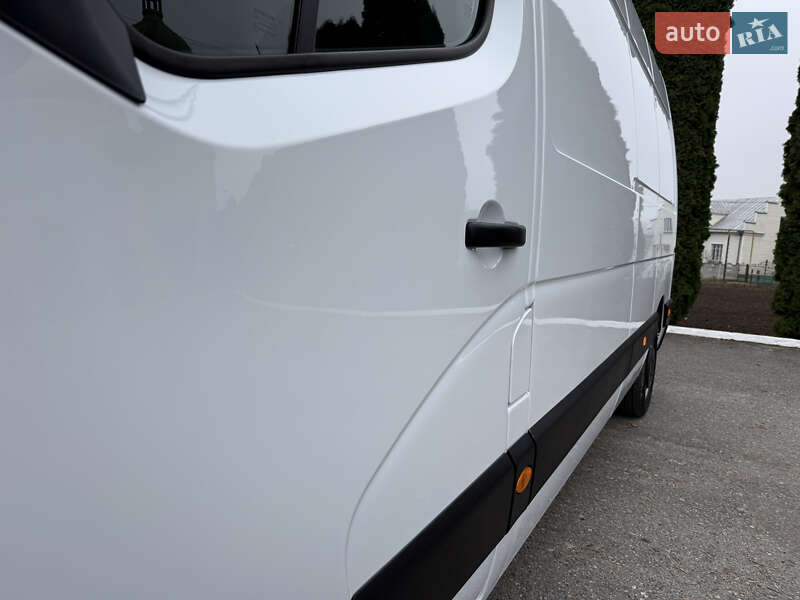 Грузовой фургон Renault Master 2023 в Дубно
