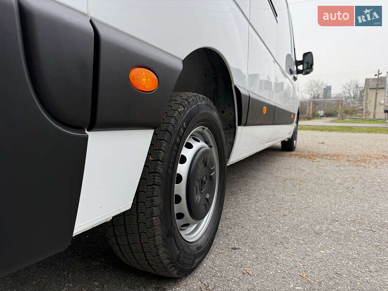 Грузовой фургон Renault Master 2023 в Дубно