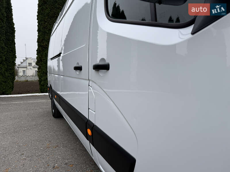 Грузовой фургон Renault Master 2023 в Дубно