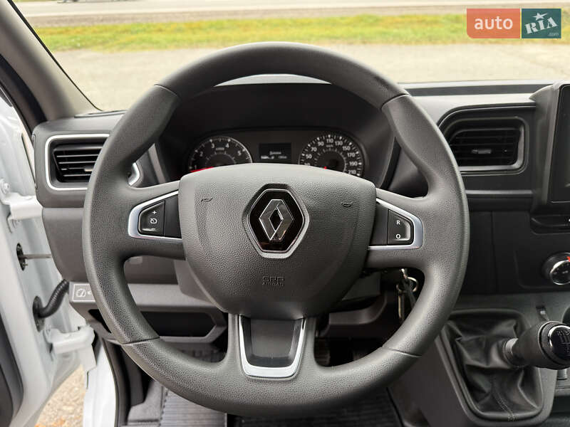 Грузовой фургон Renault Master 2023 в Дубно