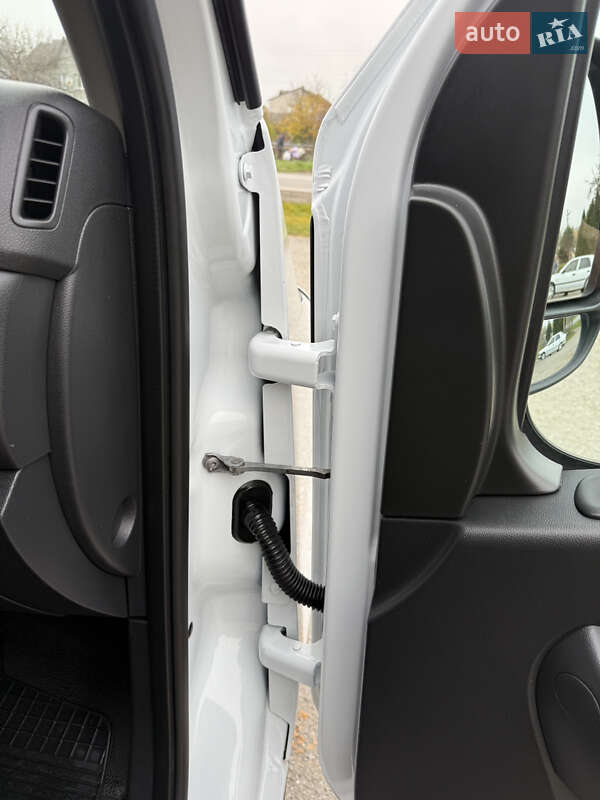 Грузовой фургон Renault Master 2023 в Дубно