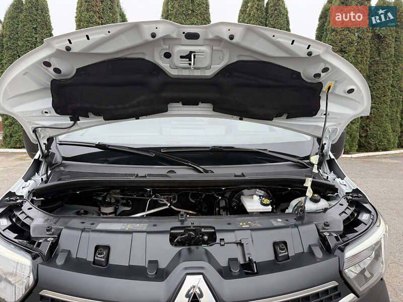 Грузовой фургон Renault Master 2023 в Дубно