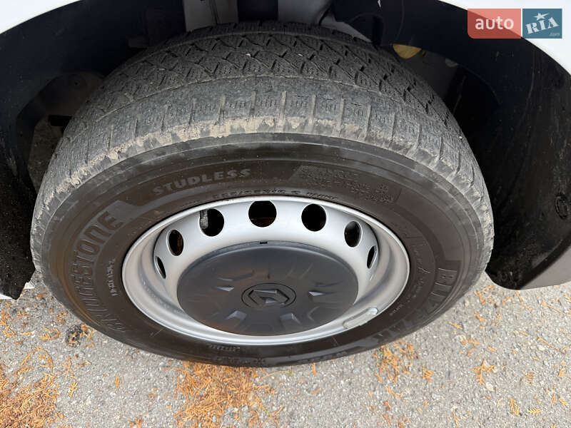 Грузовой фургон Renault Master 2023 в Дубно