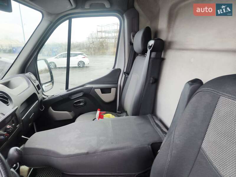 Вантажний фургон Renault Master 2016 в Києві