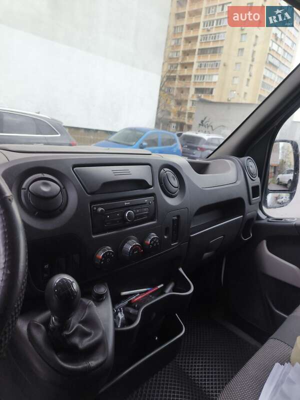 Вантажний фургон Renault Master 2016 в Києві