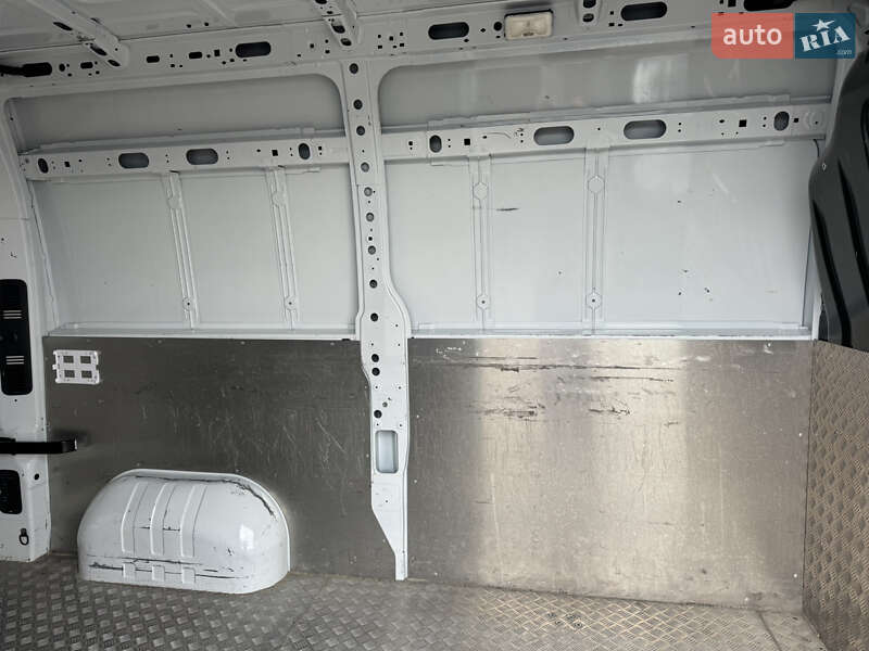 Грузовой фургон Renault Master 2021 в Киеве