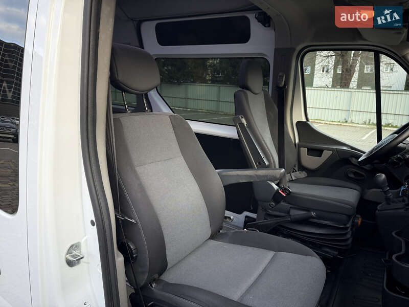 Минивэн Renault Master 2016 в Луцке